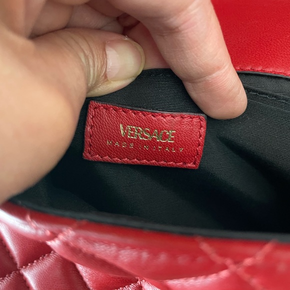Authentic Versace Medusa Nappa Leather Quilted Red Shoulder bag Retail 1,600$ - Picture 11 of 16